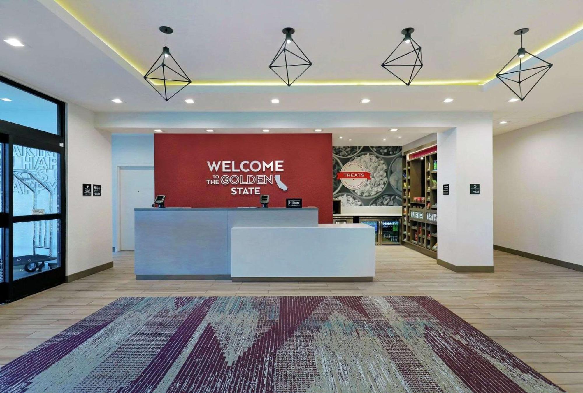 Hampton Inn Patterson, Ca Buitenkant foto